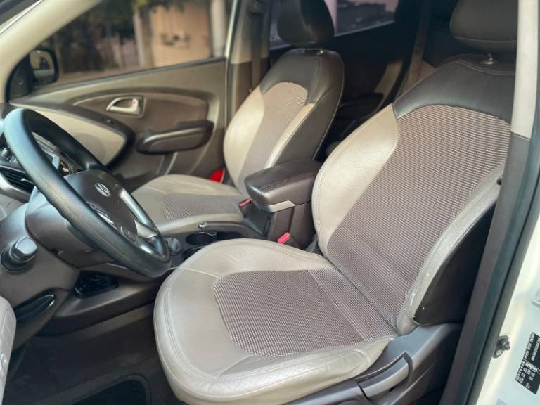 HYUNDAI - IX35 - 2011/2012 - Branca - R$ 65.900,00