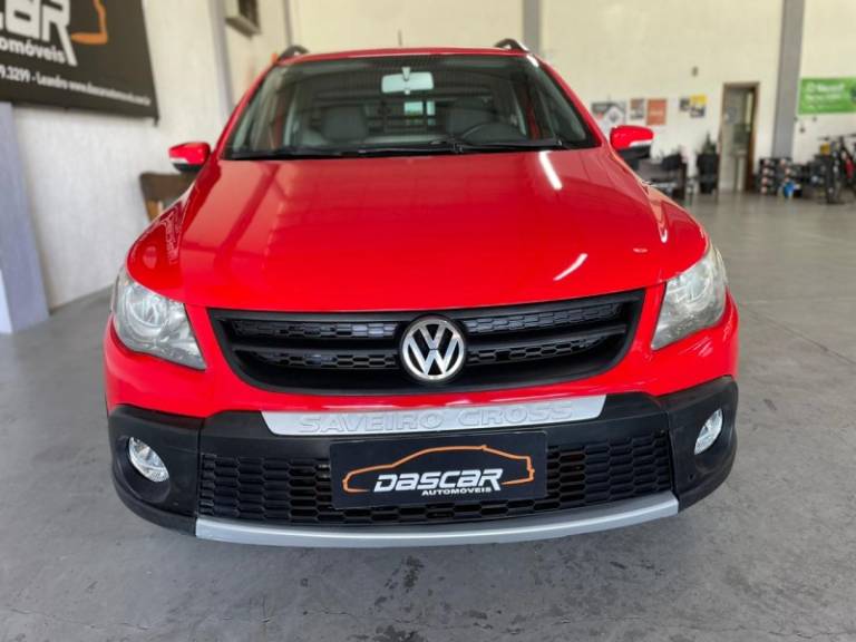 VOLKSWAGEN - SAVEIRO - 2011/2012 - Vermelha - R$ 52.900,00