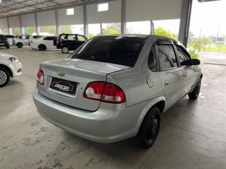 CHEVROLET - CLASSIC - 2010/2011 - Prata - R$ 28.900,00