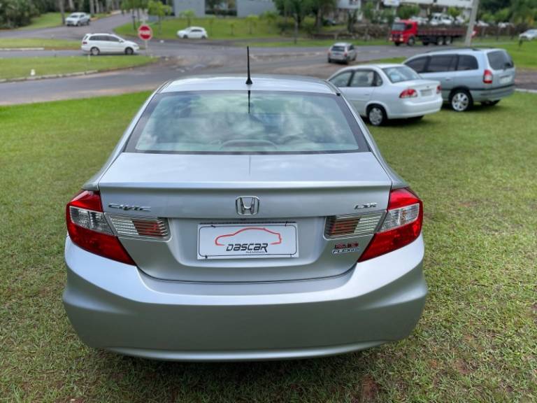 HONDA - CIVIC - 2014/2015 - Prata - R$ 82.900,00