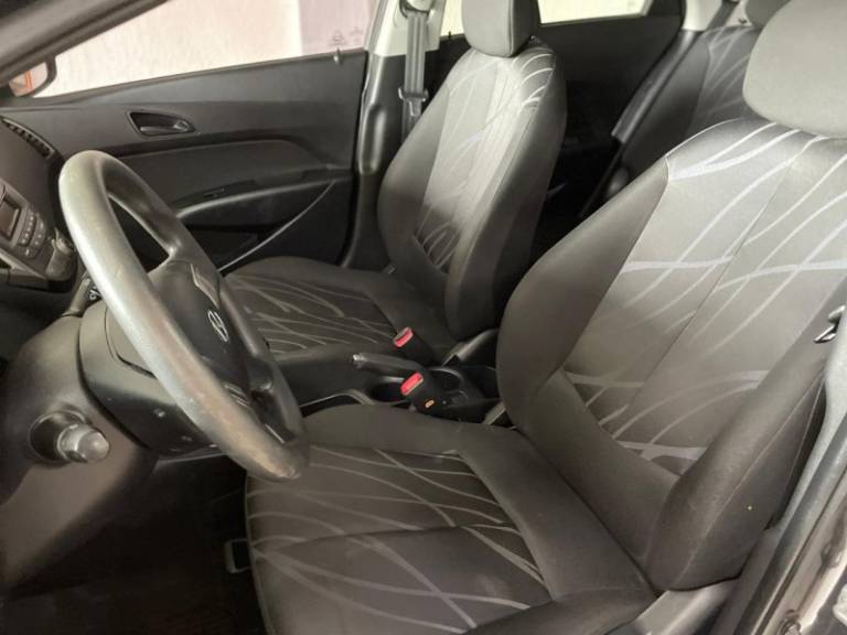 HYUNDAI - HB20 - 2012/2013 - Cinza - R$ 43.900,00