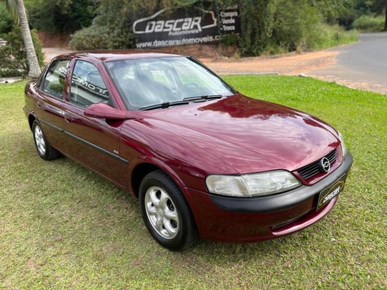 CHEVROLET - VECTRA - 1996/1997 - Vermelha - R$ 19.900,00
