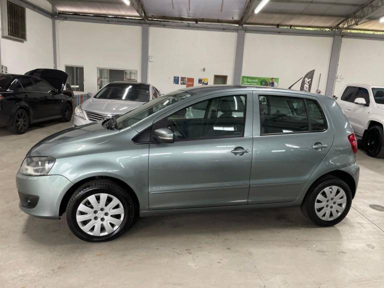 VOLKSWAGEN - FOX - 2010/2011 - Cinza - R$ 34.900,00