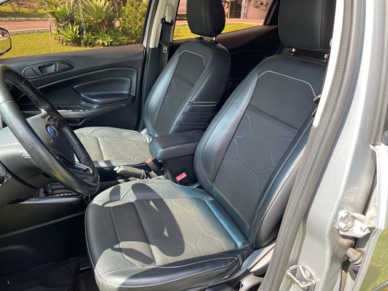 FORD - ECOSPORT - 2019/2020 - Prata - R$ 78.900,00