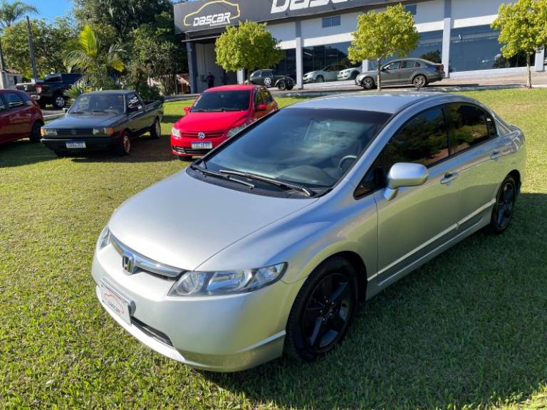 HONDA - CIVIC - 2008/2008 - Prata - R$ 48.900,00